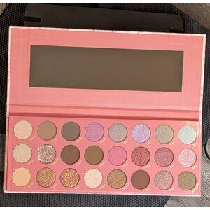 Beauty Evolved, Luminous Legends Eyeshadow Palette – 24 Shades – NEW